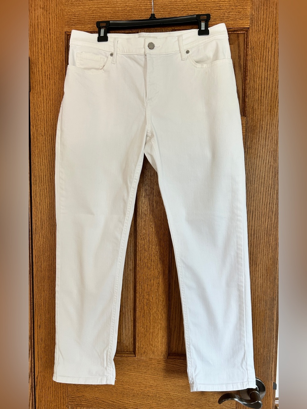 Banana Republic White Girlfriend Jeans. Size 8/29